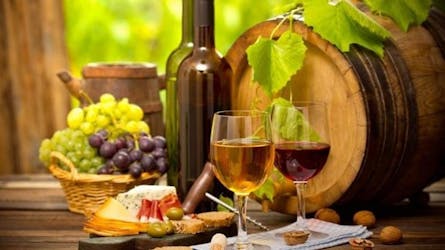 Tour de Chisinau que incluye degustación de vinos en Cricova